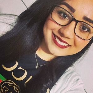 Meet your Posher, Thaís